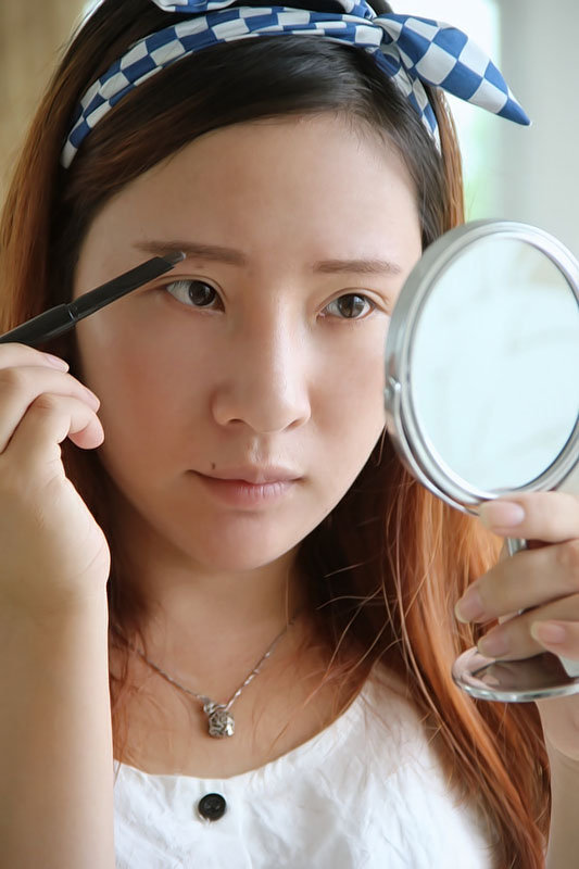 【琦kayi】引领化妆风潮,路人甲逆袭萌妹纸全过程