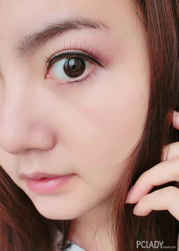 绽放双眼神采---美宝莲轻松画眼线胶笔