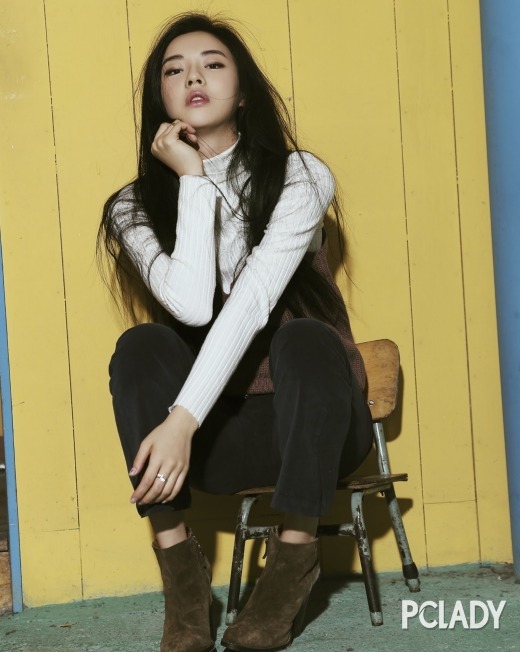 韩星李善彬时尚写真 黑长发显女神魅力