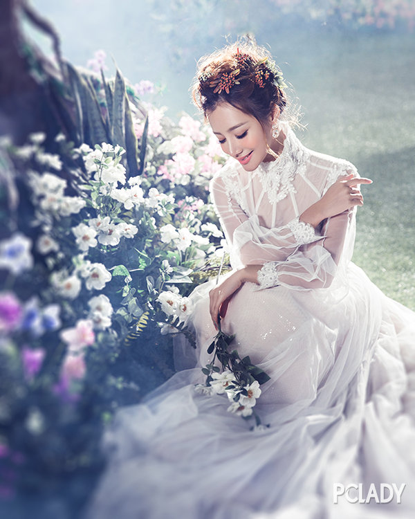 新概念婚纱摄影-唯美梦幻的森林系婚纱照