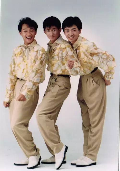 小虎队应该是亚洲偶像组合的鼻祖了,在80年代末90年代初,成为许多人