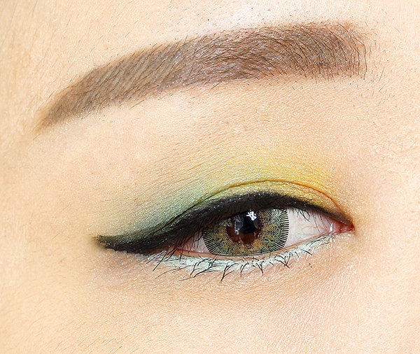 > 话题  stila眼影这次使用的是绿色,想要拥有森林系眼妆,这款再适合