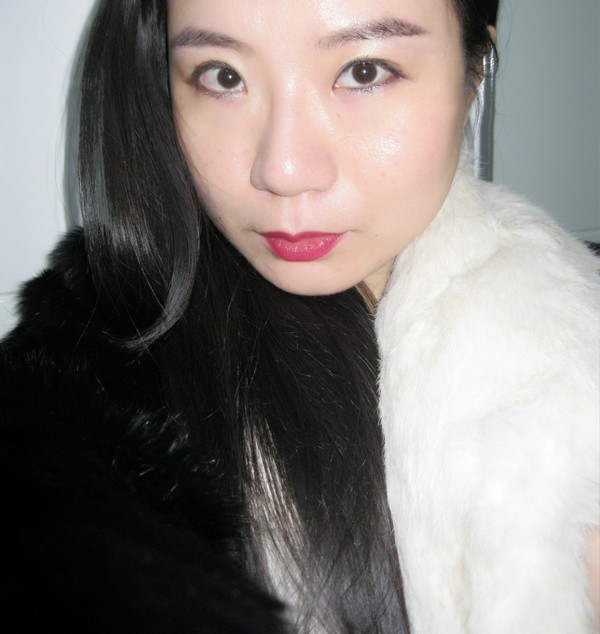 不让痘印灭了威风!刀眉红唇皮小女人也能妆出大气场