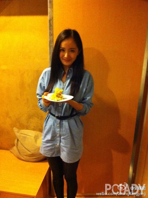 杨幂生活照穿衣风格