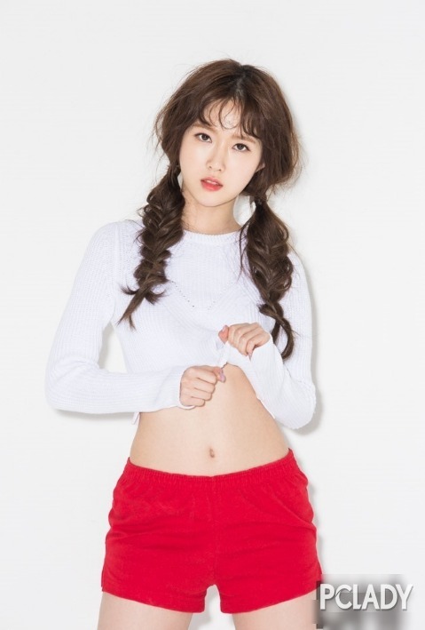 韩团dia赵胜熙拍写真 穿短裤撅臀姿势诱惑