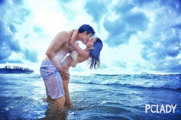 《平原上的火焰》燃爆三月：PG电子下载周冬雨刘昊然跨越8年的血色浪漫藏着多少国产片不敢拍的真相？