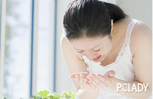 什么牌子的淡斑精华效果好、怎么去掉脸上妊娠